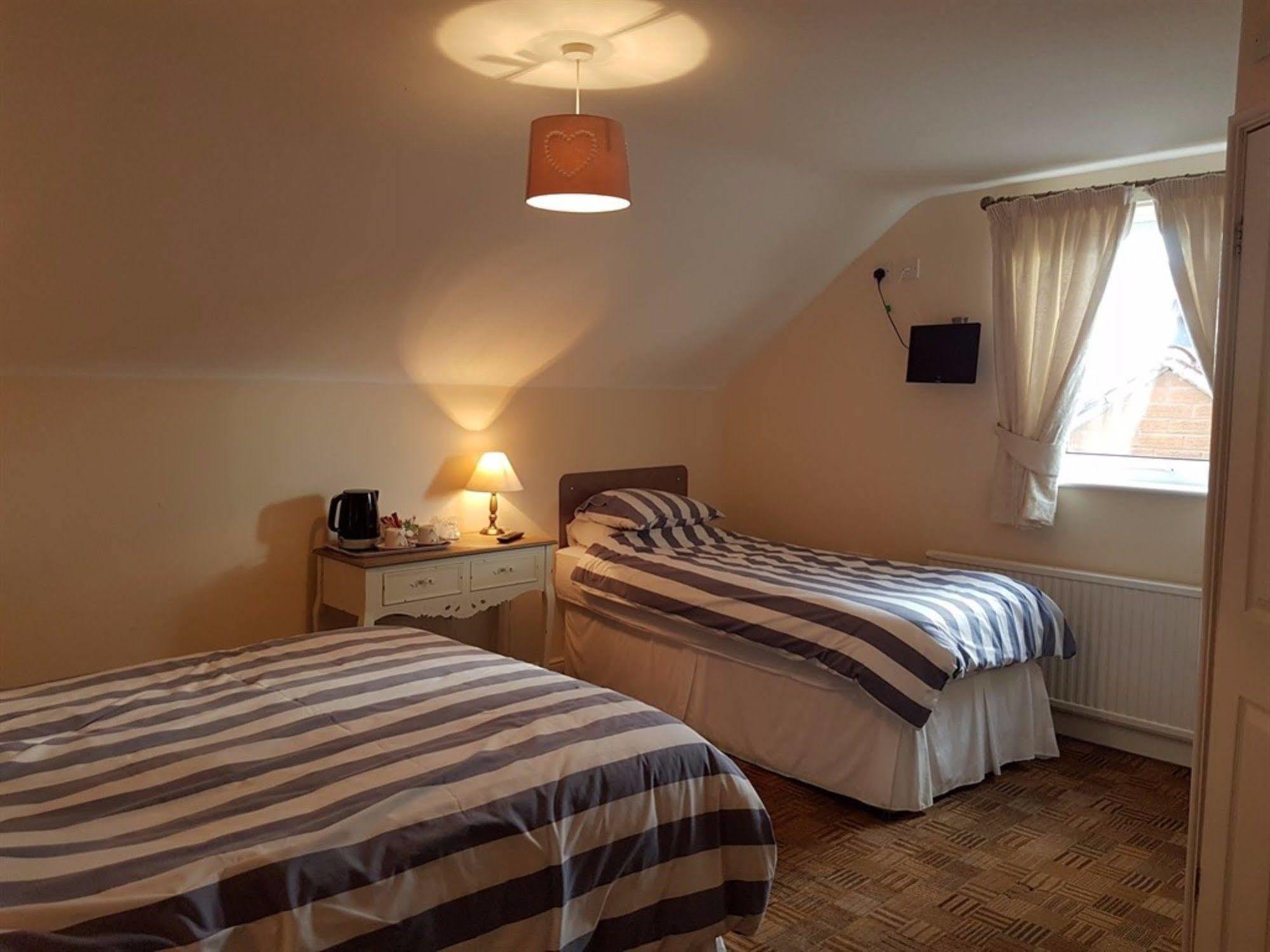 Aaron Lodge Guest House Leicester Exterior photo
