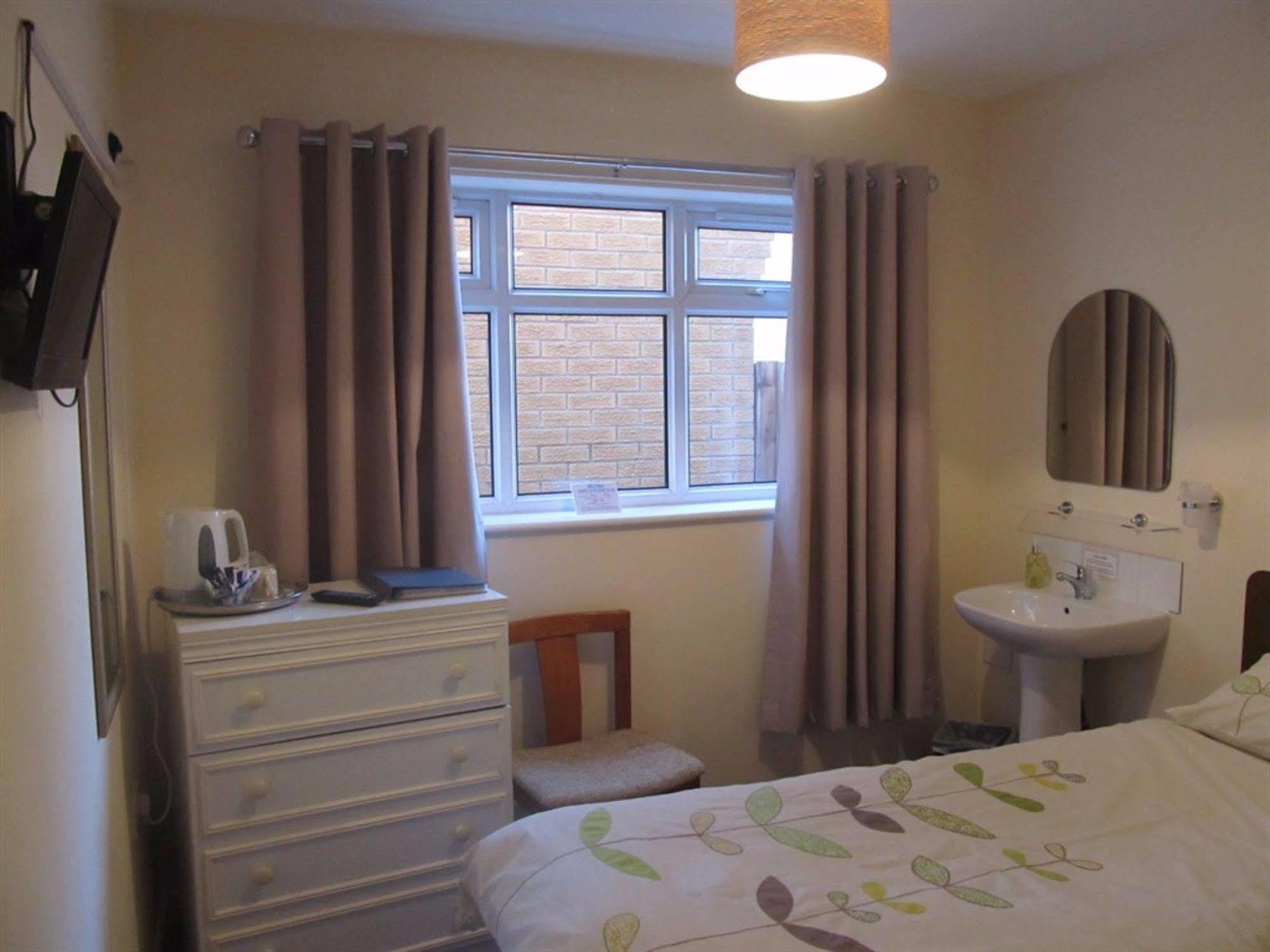 Aaron Lodge Guest House Leicester Exterior photo
